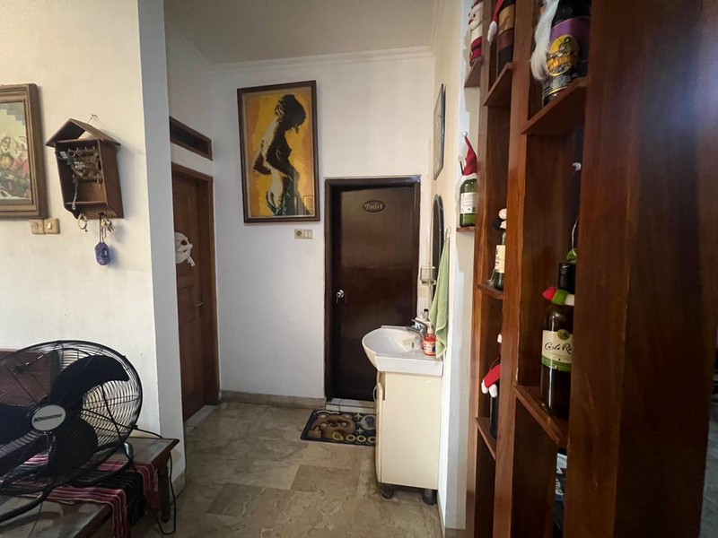 Rumah 2 Lantai Nyaman di Ciledug - Luas 212 m², 3 KT, SHM, Harga Nego!