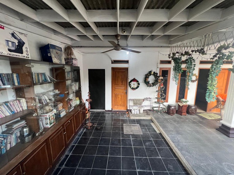 Rumah 2 Lantai Nyaman di Ciledug - Luas 212 m², 3 KT, SHM, Harga Nego!