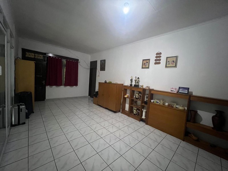 Rumah 2 Lantai Nyaman di Ciledug - Luas 212 m², 3 KT, SHM, Harga Nego!