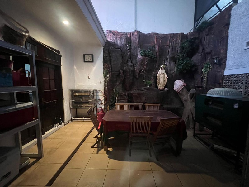 Rumah 2 Lantai Nyaman di Ciledug - Luas 212 m², 3 KT, SHM, Harga Nego!