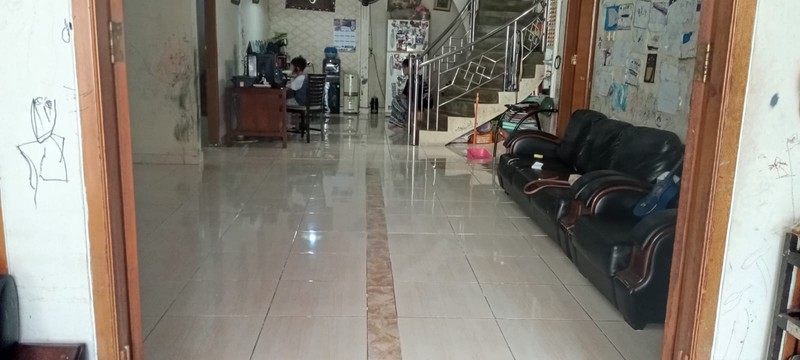 Rumah 2 Lantai + Rooftop Luas di Condet - Dekat Sekolah Internasional, Tol JORR & Terminal Kampung Rambutan