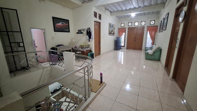 Rumah 2 Lantai + Rooftop Luas di Condet - Dekat Sekolah Internasional, Tol JORR & Terminal Kampung Rambutan