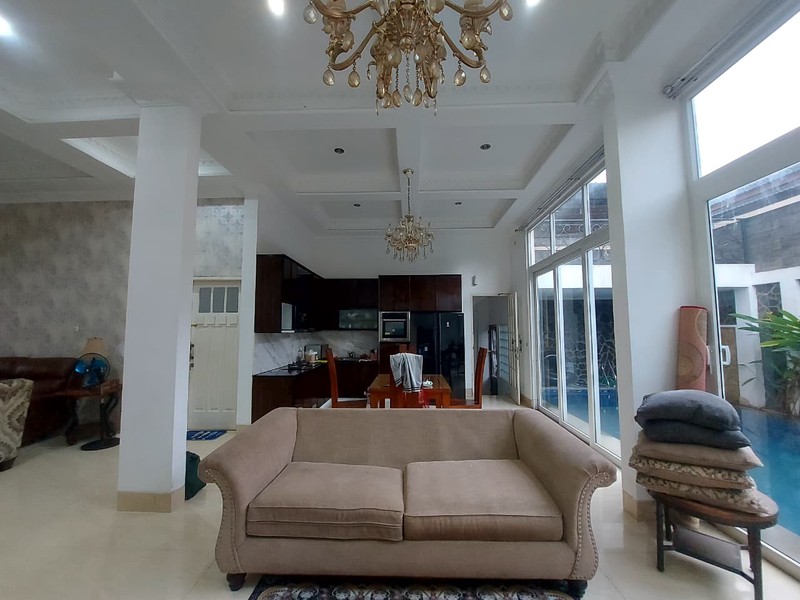 Disewakan Rumah Mewah Fully Furnished Siap Huni di M Kahfi 1, Jagakarsa