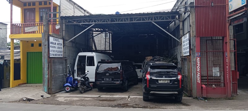 Bengkel Komersial Strategis di Pinggir Jalan Raya - Dekat Kota Wisata Ciangsana