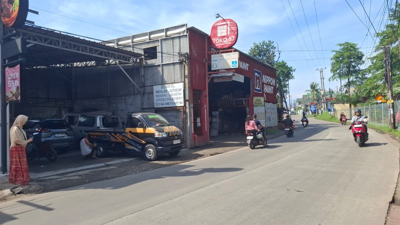 Bengkel Komersial Strategis di Pinggir Jalan Raya - Dekat Kota Wisata Ciangsana