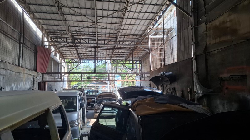 Bengkel Komersial Strategis di Pinggir Jalan Raya - Dekat Kota Wisata Ciangsana