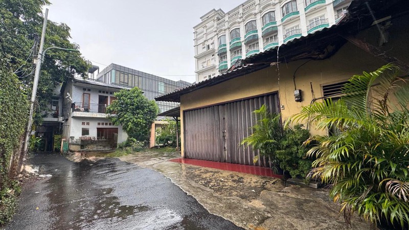 Rumah Pinggir Jalan Kemang Raya Strategis Komersil Sangat Langka