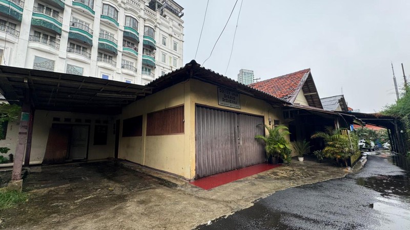 Rumah Pinggir Jalan Kemang Raya Strategis Komersil Sangat Langka