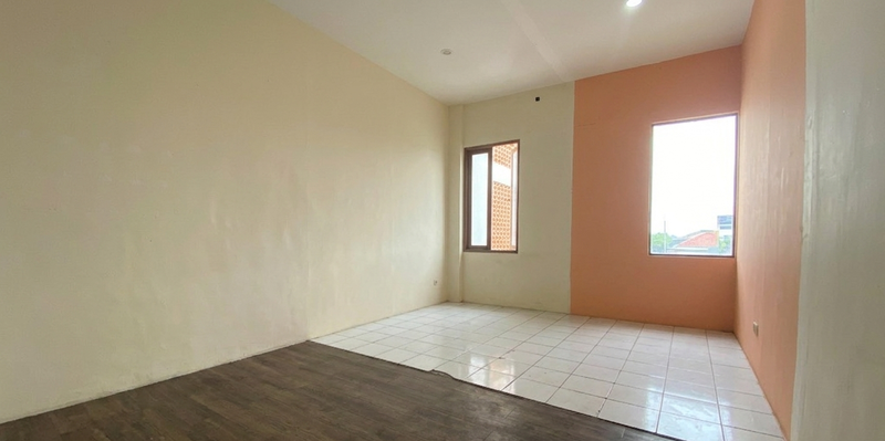 Rumah sewa strategis cocom untuk Coffe Shop dan office di Senayan Bintaro 