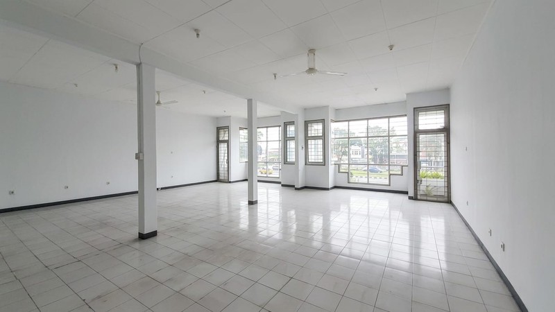 Disewakan 2 Ruko Siap Pakai Lokasi Kawasan Bisnis di Armada Estate Kota Magelang 