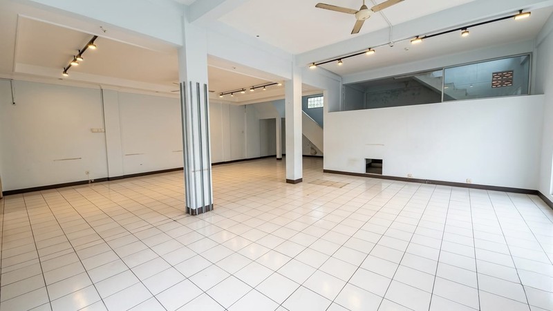 Disewakan 2 Ruko Siap Pakai Lokasi Kawasan Bisnis di Armada Estate Kota Magelang 