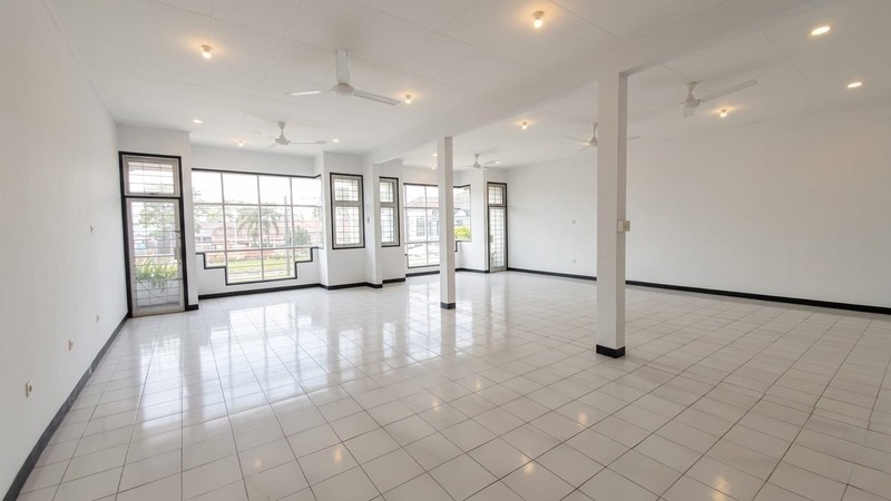 Disewakan 2 Ruko Siap Pakai Lokasi Kawasan Bisnis di Armada Estate Kota Magelang 