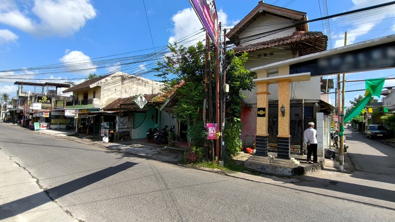 Peluang Passive Income Rumah Induk + Kost 6 Kamar Dekat Kampus UMY & Alma Ata Lokasi Strategis di Tamantirto, Kasihan, Bantul