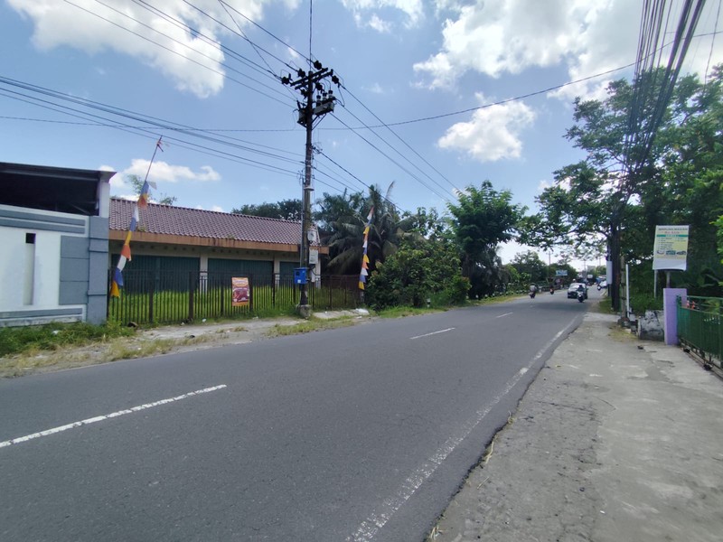 Gudang Luas 1.400 Meter Persegi Tepi Jalan Kebon Agung Sleman Akses Truk Mudah, Siap Operasional, Sumberadi, Mlati, Sleman