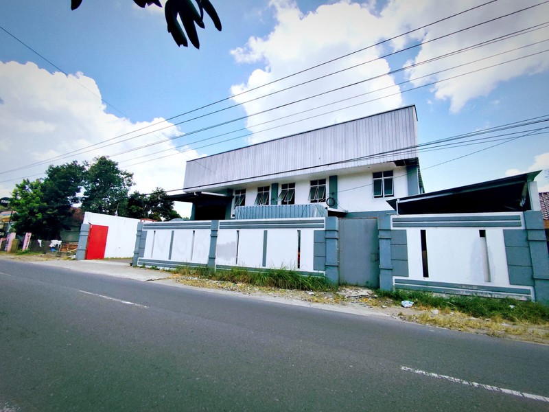 Gudang Luas 1.400 Meter Persegi Tepi Jalan Kebon Agung Sleman Akses Truk Mudah, Siap Operasional, Sumberadi, Mlati, Sleman