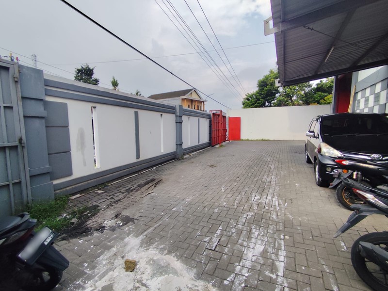 Gudang Luas 1.400 Meter Persegi Tepi Jalan Kebon Agung Sleman Akses Truk Mudah, Siap Operasional, Sumberadi, Mlati, Sleman