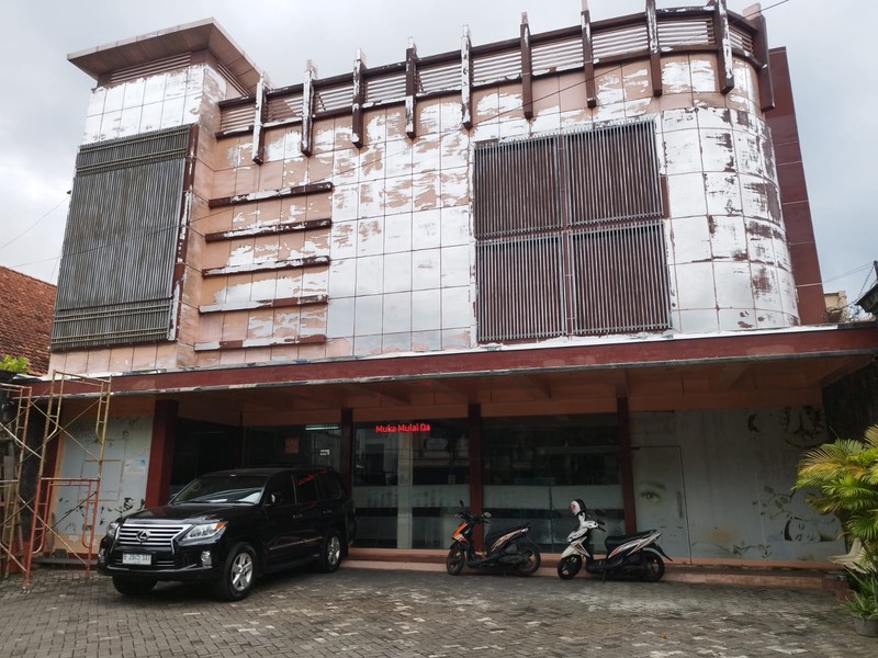 Dijual -  Komersial Prestisius (Ex Salon) di Jantung Kota Surabaya Jl. Walikota Mustajab