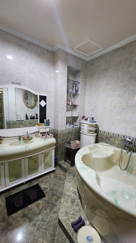 Dijual - Rumah Minimalis Terawat Sedikit Renov Regency 21 