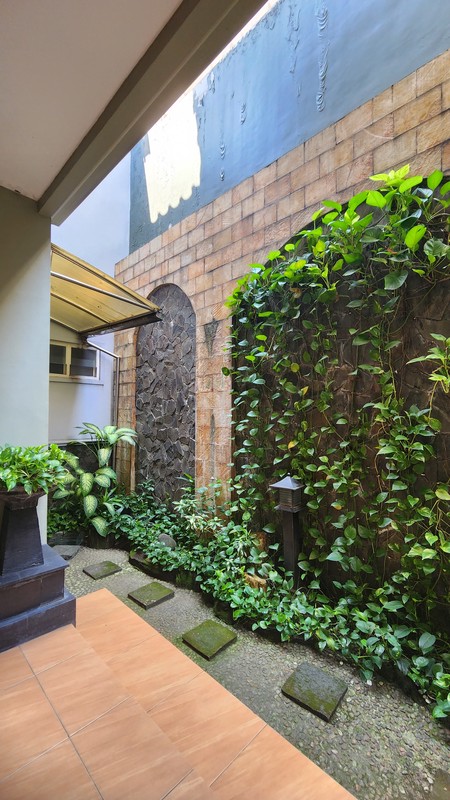 Dijual - Rumah Minimalis Terawat Sedikit Renov Regency 21 