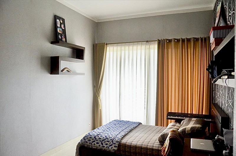 Jarang Ada!! Rumah Eksklusif Depan Taman dengan Inner Court Kebayoran Garden Bintaro Sektor 7