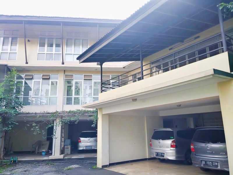 Rumah Bagus Di Jl Diesel Lebak Bulus Jakarta Selatan