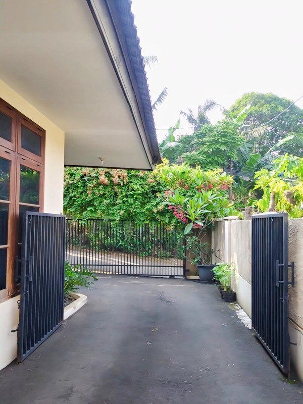 Rumah Bagus Di Jl Diesel Lebak Bulus Jakarta Selatan