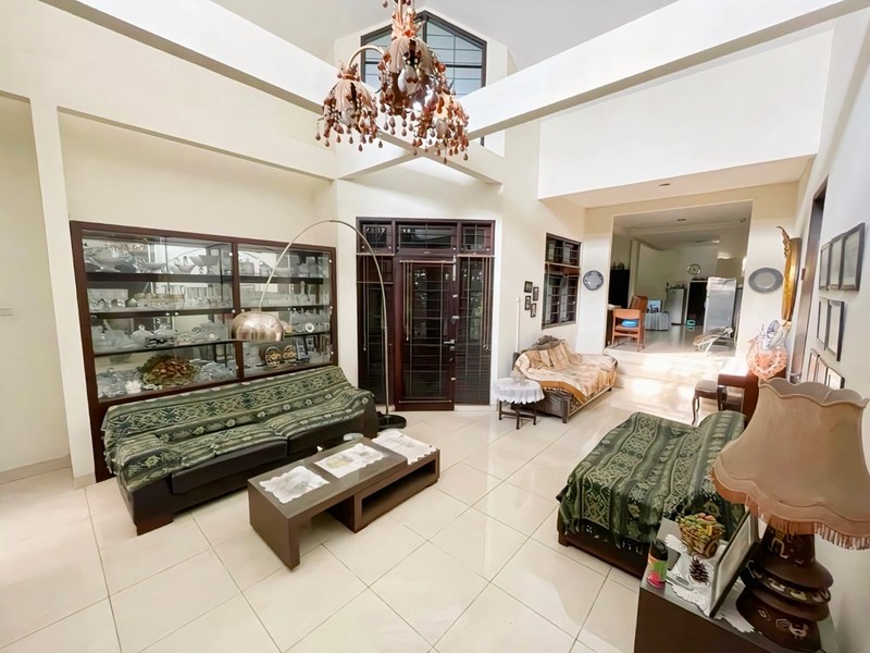 Rumah Bagus Di Jl Diesel Lebak Bulus Jakarta Selatan