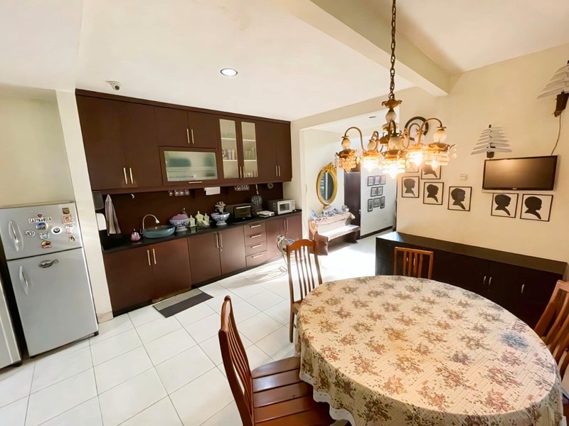 Rumah Bagus Di Jl Diesel Lebak Bulus Jakarta Selatan