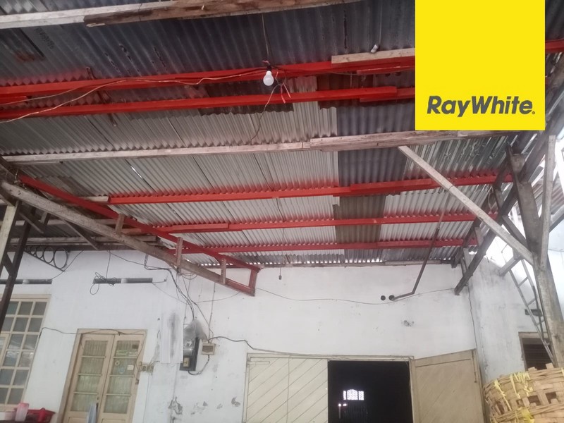 Dijual Rumah Hitung Tanah di Jl Widodaren Surabaya Pusat