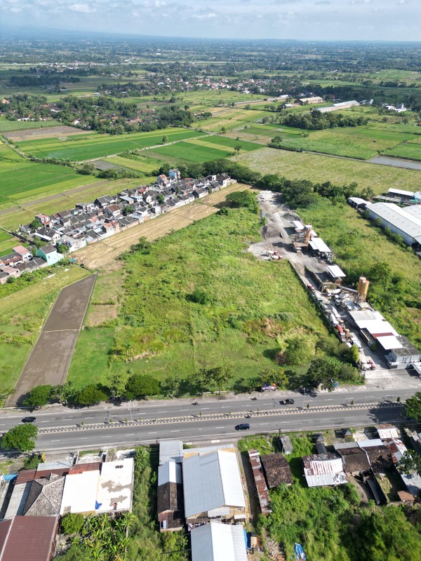 Dijual Tanah Industri Strategis yang berlokasi di koridor nasional jalan Jogja Solo - Meger, Kec. Ceper, Kab. Klaten, Jawa Tengah Salah satu jalur utama aktivitas industri dan logistik