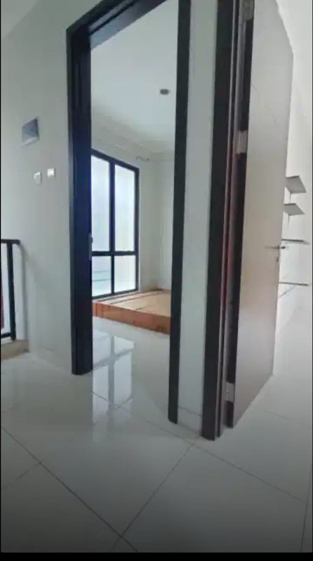 Rumah 1 Lantai di Graha Raya - 2 KT, Carport 2 Mobil, Siap Huni, Harga Nego!