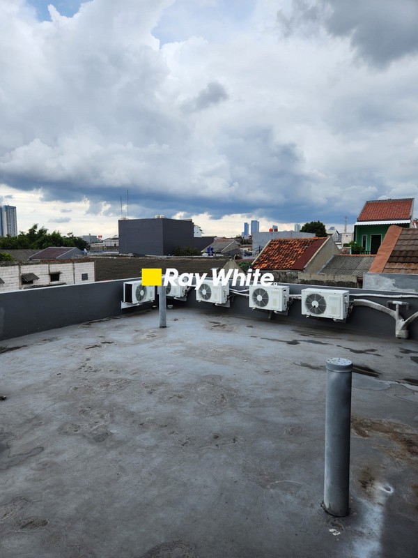 Bangunan Kost ready pakai dg lokasi strategis di kebon jeruk jakarta barat