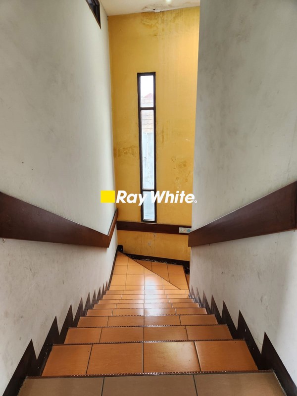 Bangunan Kost ready pakai dg lokasi strategis di kebon jeruk jakarta barat