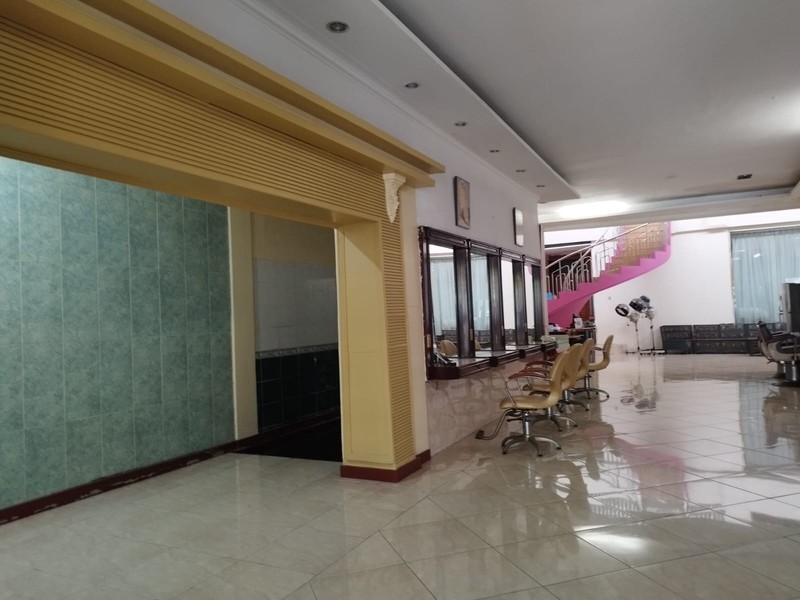 Dijual -  Komersial Prestisius (Ex Salon) di Jantung Kota Surabaya Jl. Walikota Mustajab