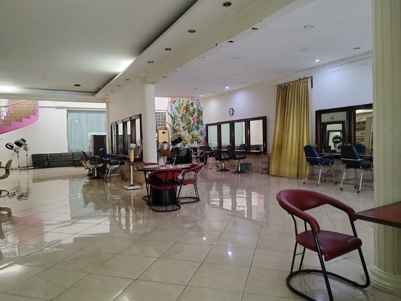 Dijual -  Komersial Prestisius (Ex Salon) di Jantung Kota Surabaya Jl. Walikota Mustajab