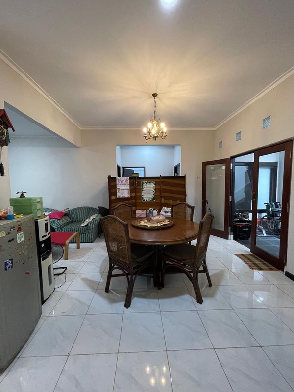 Rumah 2 Lantai Strategis Bintaro Sektor 9 - 4+1 KT, SHM, Siap Huni, Harga Nego!