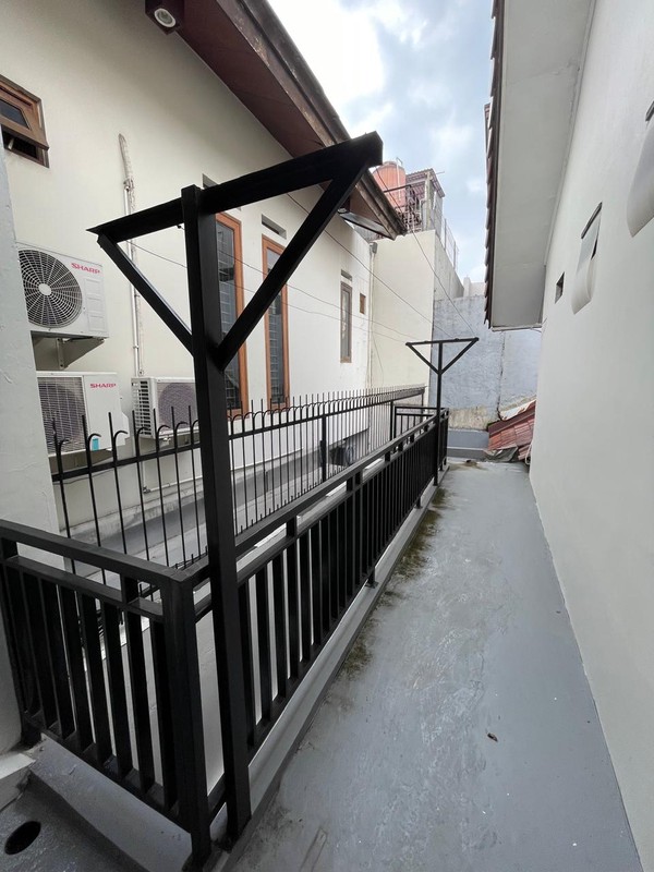 Rumah 2 Lantai Strategis Bintaro Sektor 9 - 4+1 KT, SHM, Siap Huni, Harga Nego!