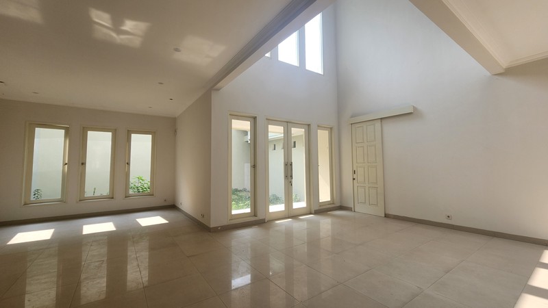 Dijual - Rumah Minimalis Terawat Sedikit Renov Regency 21 