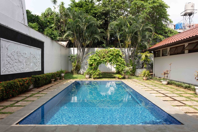 Rumah Klasik Modern di Lokasi Elit Kebayoran Baru