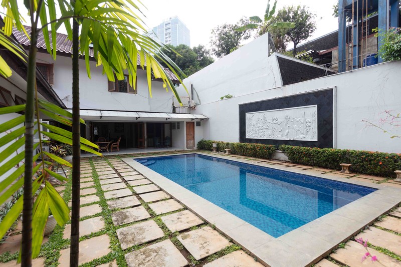Rumah Asri nan Luas di Kebayoran Baru