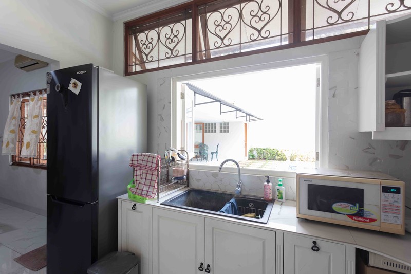 Rumah Klasik Modern di Lokasi Elit Kebayoran Baru