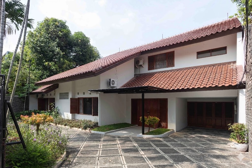Rumah Klasik Modern di Lokasi Elit Kebayoran Baru