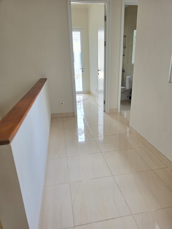 Disewa Murah Rumah Minimalis Vanya Park Cluster Anila - BSD, Rapih Siap Huni