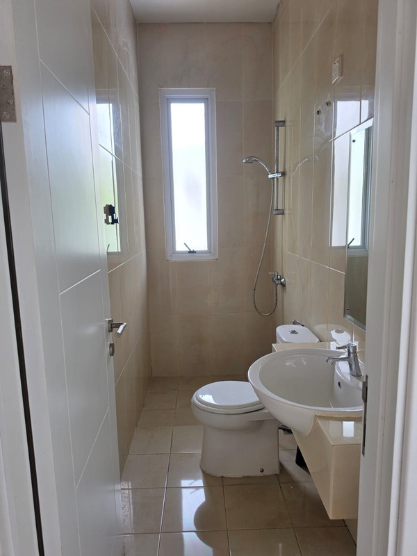 Disewa Murah Rumah Minimalis Vanya Park Cluster Anila - BSD, Rapih Siap Huni