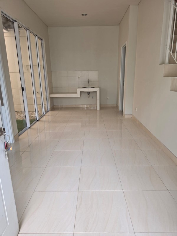 Disewa Murah Rumah Minimalis Vanya Park Cluster Anila - BSD, Rapih Siap Huni