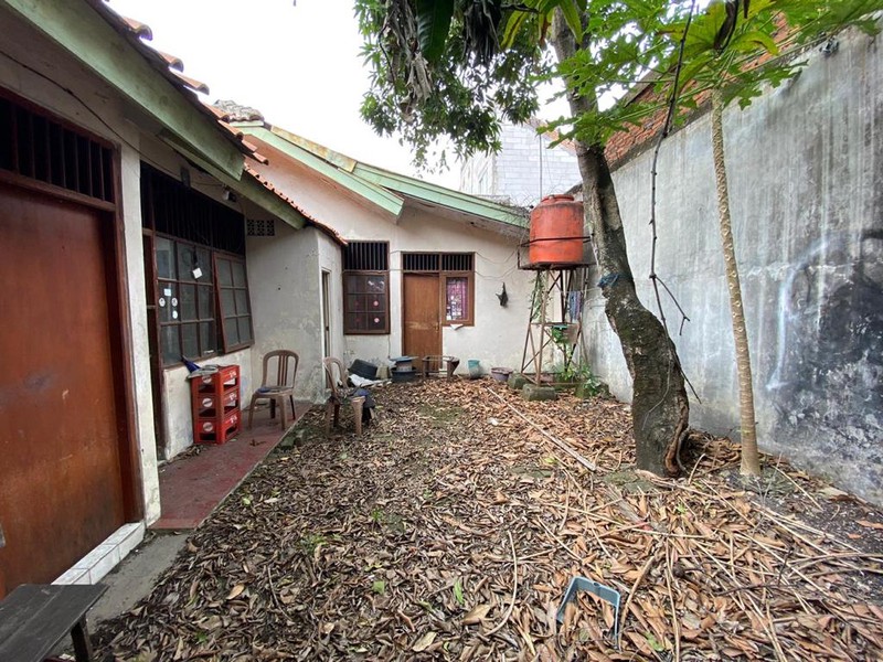 DIjual Cepat Rumah tua hitung tanah daerah karawaci