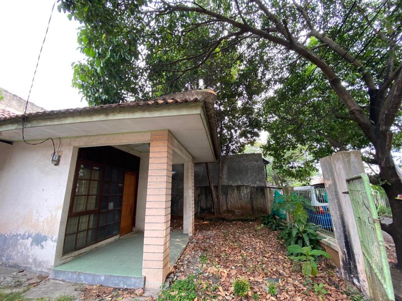 DIjual Cepat Rumah tua hitung tanah daerah karawaci