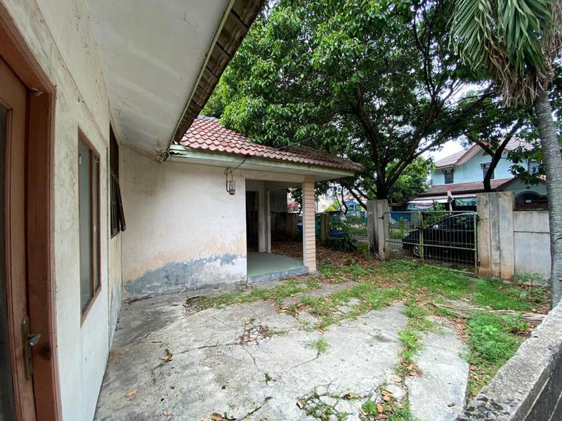 DIjual Cepat Rumah tua hitung tanah daerah karawaci