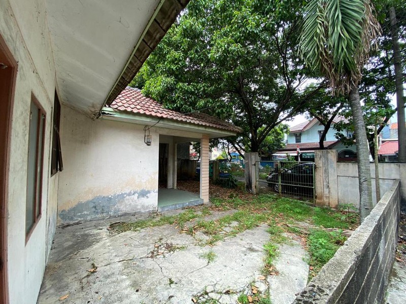 DIjual Cepat Rumah tua hitung tanah daerah karawaci