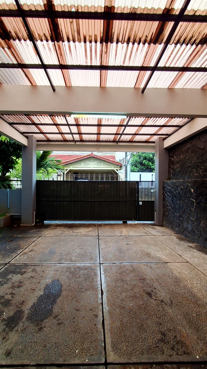 Hunian Asri nan Mewah di Jantung Bintaro Sektor 1, Jakarta Selatan